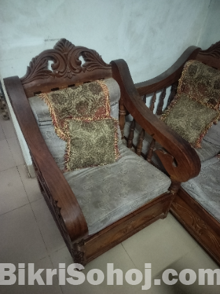 Sofa set & dressing table